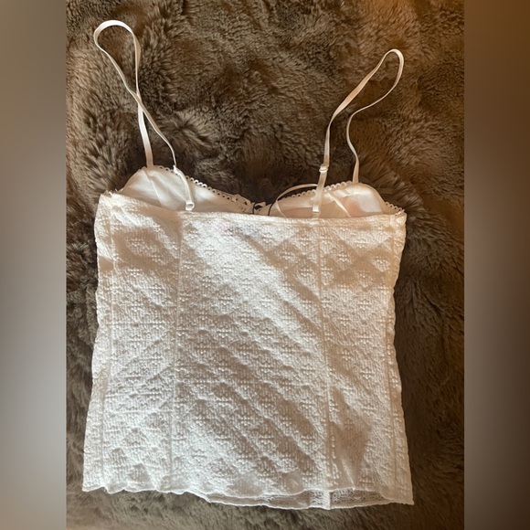 Edikted Textured Lacy Tank Top - Picture 4 of 5